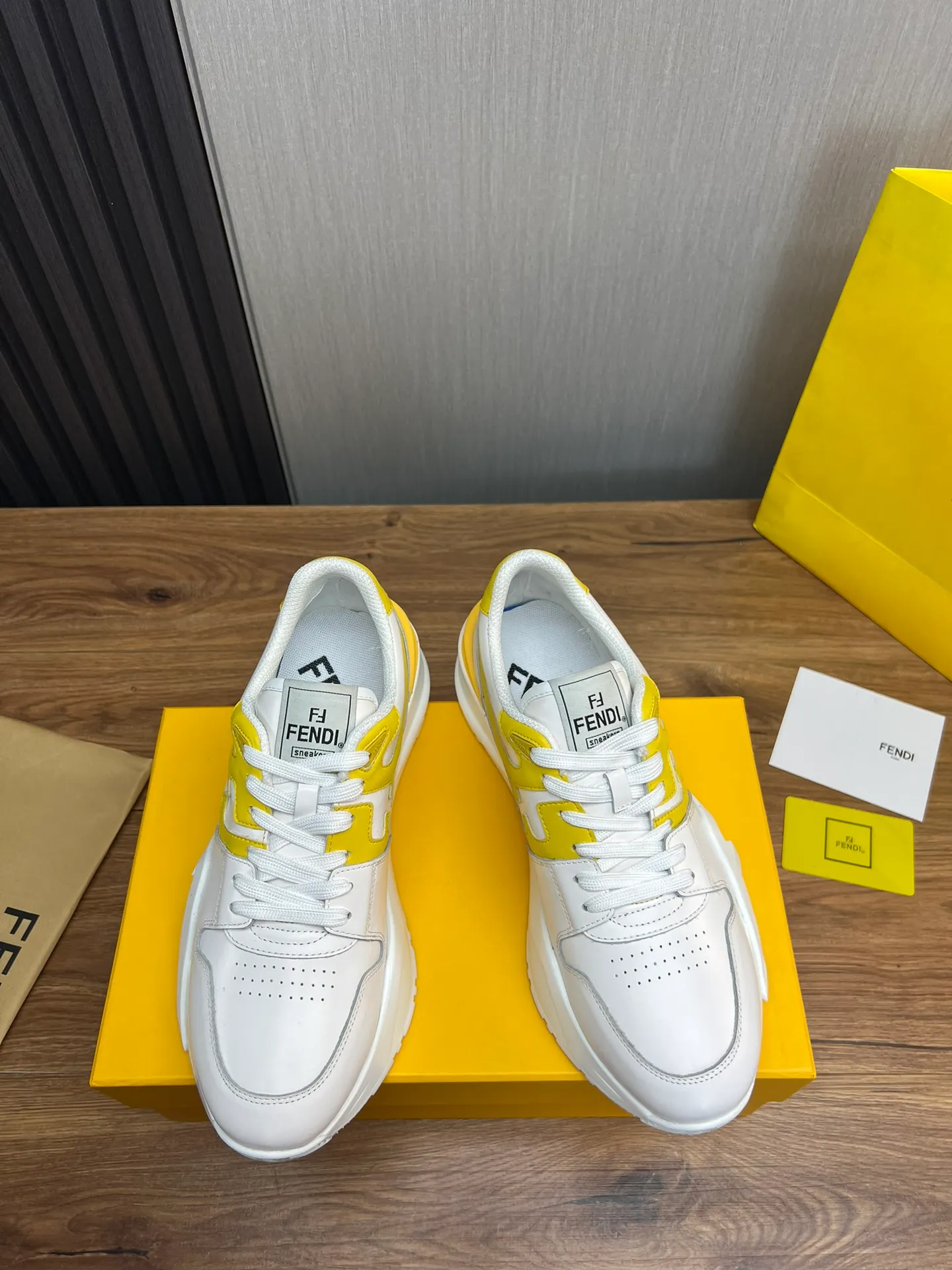 Men's shoes 💰520💰 Fendi [Fendi] hot style is on the market 🔥Fashionable casual men's shoes 🔱 Made of original cowhide + breathable mesh lining + sheepskin feet, perfect shape, top quality, you deserve it 🔜Original outsole, ultra-light, non-slip and wear-resistant 👣 Standard size 38-44 (customized in 45)